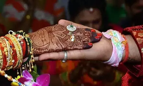 లవర్స్‌కు గుడ్ న్యూస్.. పెళ్లి చేసి ఆశ్రమం ఇచ్చే గ్రామం.. ఎక్కడో తెలుసా..?