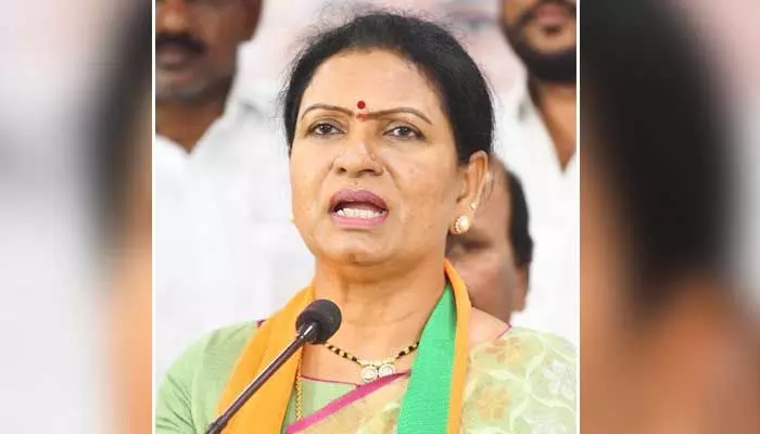 ప్రతీ 40 కిలోల బ్యాగ్కు 3 కిలోల తరుగు తీయడమేంటి.. డీకే అరుణ సీరియస్ ప్రతీ 40 కిలోల బ్యాగ్కు 3 కిలోల తరుగు తీయడమేంటి.. డీకే అరుణ సీరియస్