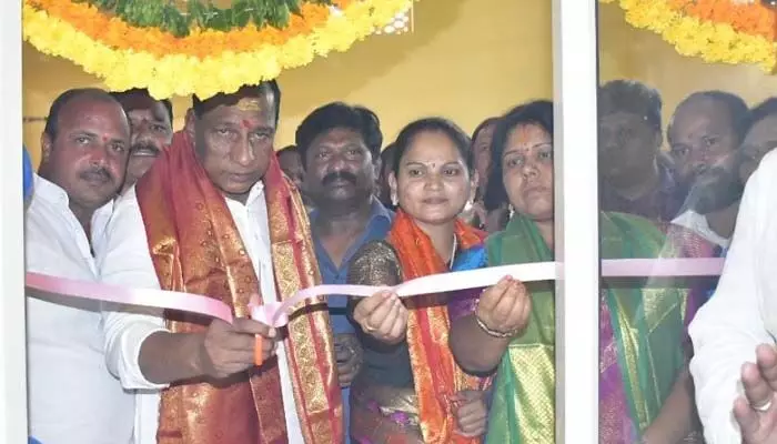 ప్రజలకు మెరుగైన వైద్యం అందించడమే ప్రభుత్వం లక్ష్యం: మంత్రి మల్లారెడ్డి ప్రజలకు మెరుగైన వైద్యం అందించడమే ప్రభుత్వం లక్ష్యం: మంత్రి మల్లారెడ్డి