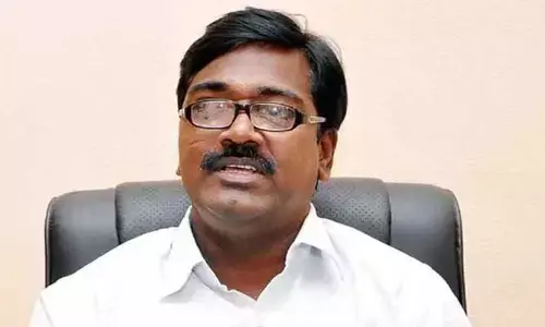 పొంగులేటి బచ్చా.. దోపిడీ దారులే ఆయన పంచన చేరారు : పువ్వాడ