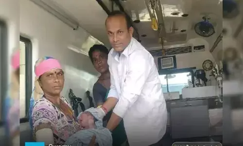 108 అంబులెన్స్ లో ప్రసవం.. తల్లీ, బిడ్డ క్షేమం