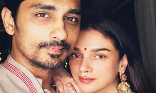 నిజంగానే సిద్ధుతో ప్రేమాయణం నడిపిస్తున్న అదితి.. కన్ఫర్మ్ చేసేసింది..
