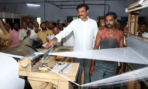దుబ్బాక చేనేత కార్మికులకు ఎల్లప్పుడూ అండగా ఉంటా : ఎంపీ కొత్త ప్రభాకర్ రెడ్డి