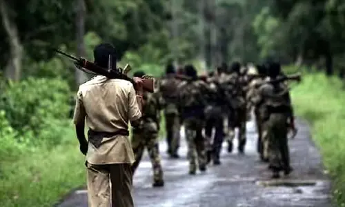 దండకారణ్యంలో యుద్ధ వాతావరణం.. నక్సల్స్ ప్రభావిత ప్రాంతాలపై పోలీసులు ఫోకస్