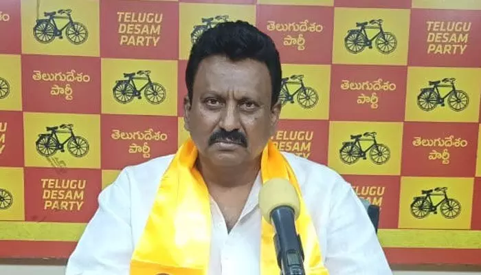 ‘కేసీఆర్ ఊసరవెళ్లి రాజకీయాలను నమ్మడానికి ప్రజలు సిద్ధంగా లేరు’ ‘కేసీఆర్ ఊసరవెళ్లి రాజకీయాలను నమ్మడానికి ప్రజలు సిద్ధంగా లేరు’
