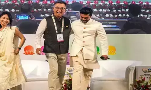 స్టేజీ ఎదైనా సరే.. నాటు నాటు ఆడాల్సిందే..