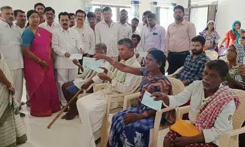 భూ - నిర్వాసితులకు అండగా ప్రభుత్వం.. దేవరకొండ ఎమ్మెల్యే