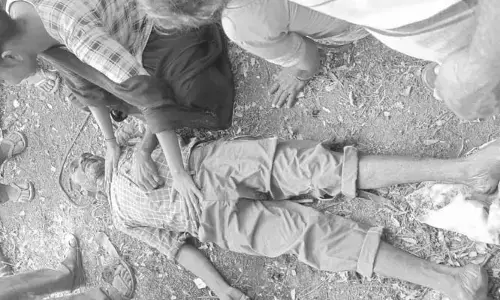 పిడుగుపాటుకు వ్యక్తి మృతి