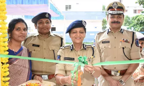 మహిళల భద్రత కోసమే సీడీఈడబ్ల్యు కేంద్రాలు:  అదనపు డీజీ షిఖా గోయల్​
