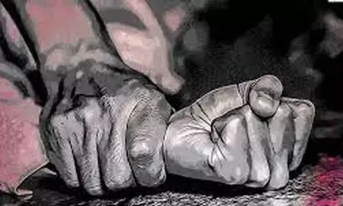 ఘోరం.. కన్న కూతురుపై తండ్రి అత్యాచారం..
