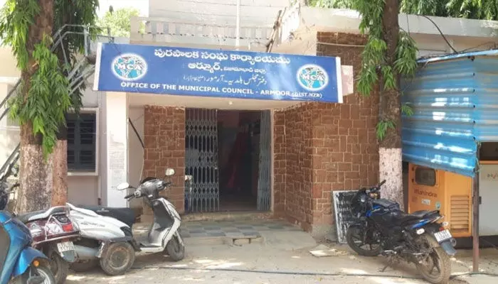 ఆర్మూర్ లో మున్సిపల్ ఆదాయానికి గండి... ఆర్మూర్ లో మున్సిపల్ ఆదాయానికి గండి...