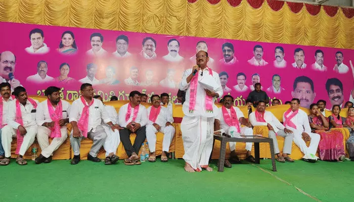 అబ్ కీ బార్ కిసాన్ సర్కార్ అనే నినాదం ప్రజల్లోకి తీసుకువెళ్లాలి.. ఎమ్మెల్యే అబ్ కీ బార్ కిసాన్ సర్కార్ అనే నినాదం ప్రజల్లోకి తీసుకువెళ్లాలి.. ఎమ్మెల్యే