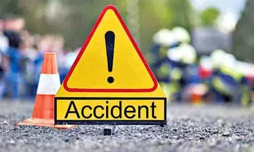బ్రేకింగ్ : తిరుమల ఘాట్ రోడ్డులో యాక్సిడెంట్