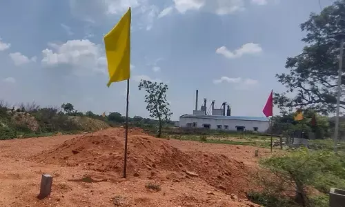 కాలుష్యం నీడలో వెలుస్తున్న ప్రగతి వెంచర్ ?