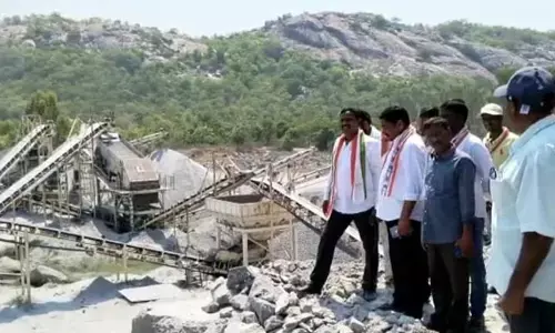 మంత్రి ప్రశాంత్ రెడ్డి అండదండలతోనే జిల్లాలో మైనింగ్ మాఫియా.. మానాల మోహన్ రెడ్డి