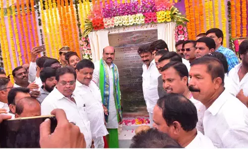 ఇది హైదరాబాదా ? అమెరికానా ?.. అశ్చర్య పోతున్న అమెరికన్స్
