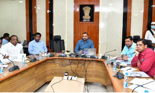 రైతులకు ఇబ్బందులు కలగకుండా ధాన్యం కొనుగోళ్ళు పూర్తి చేయాలి.. మంత్రి గంగుల