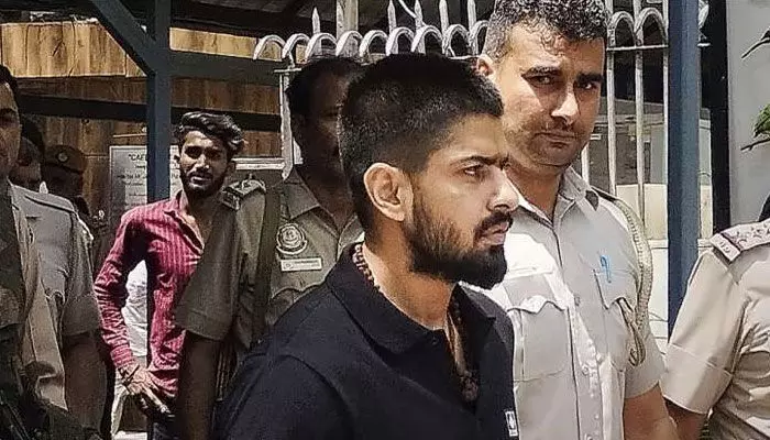 ఢిల్లీ సెంట్రల్ జైలుకు గ్యాంగ్స్టర్ లారెన్స్ బిష్ణోయ్ ఢిల్లీ సెంట్రల్ జైలుకు గ్యాంగ్స్టర్ లారెన్స్ బిష్ణోయ్