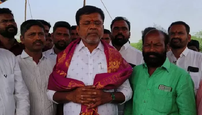 కర్ణాటకలో కాంగ్రెస్ గెలిస్తే ఇక్కడ సంబరాలు ఎందుకు.. పుట్ట మధుకర్ కర్ణాటకలో కాంగ్రెస్ గెలిస్తే ఇక్కడ సంబరాలు ఎందుకు.. పుట్ట మధుకర్