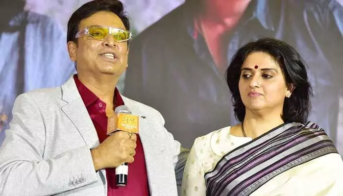పవిత్రా లోకేష్తో నా పెళ్లిని ఎవరూ ఆపలేరు: Naresh పవిత్రా లోకేష్తో నా పెళ్లిని ఎవరూ ఆపలేరు: Naresh