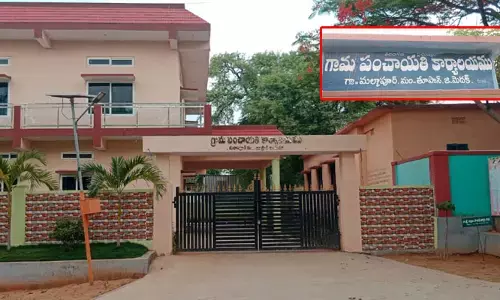 సీఎం సొంత ఇలాకాలో గేదేల పంపిణీలో అవినీతి