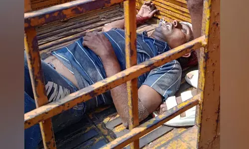 అన్నను సుత్తితో తలపై బాదిన తమ్ముడు