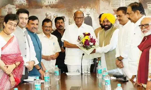 శరద్ పవార్‌ను కలిసిన ఢిల్లీ సీఎం కేజ్రీవాల్..