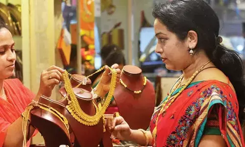ఇష్టం వచ్చినట్లు బంగారం కొంటున్నారా.. లిమిట్ దాటితే రిస్కే..!