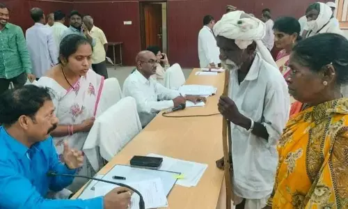 ఎక్కని ఆఫీస్ లేదు.. మొక్కని అధికారి లేడు..!