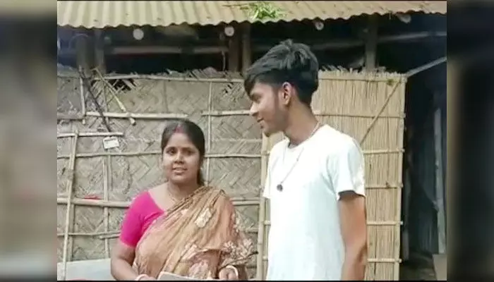 పరీక్షల్లో కొడుకు కంటే ఎక్కువ మార్కులు సాధించిన తల్లి.. పరీక్షల్లో కొడుకు కంటే ఎక్కువ మార్కులు సాధించిన తల్లి..