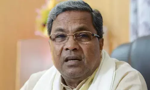 కర్ణాటక ప్రభుత్వానికి అనూహ్య పరిణామం.. షాక్‌లో సీఎం