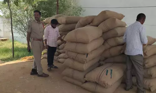 23 క్వింటాళ్ల నకిలీ పత్తి విత్తనాల పట్టివేత..