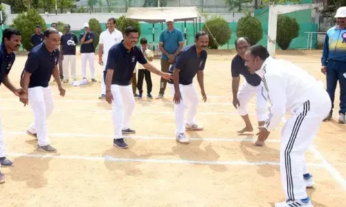 క్రీడలు పట్టుదలను పెంచుతాయి: ఎస్పీ నరసింహ
