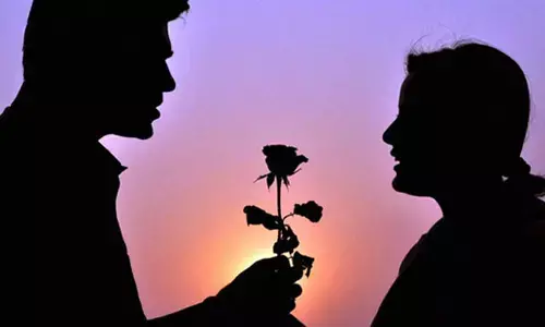 ఆడవాళ్లు ప్రేమించేటప్పుడు చేసే తప్పులు ఏంటో తెలుసా?