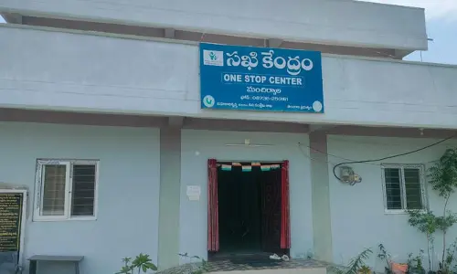 సమస్యల వలయంలో సఖి కేంద్రం..