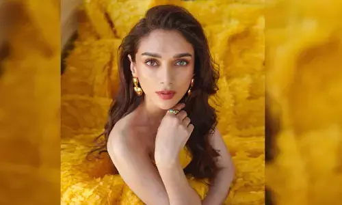 కేన్స్ లో అదితి అందాలు..