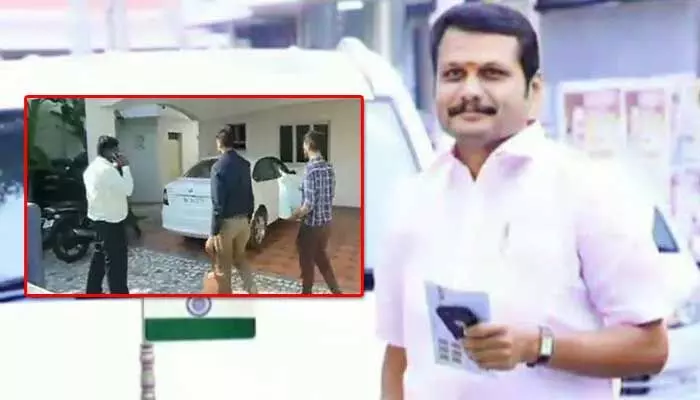 Tamilnadu: మంత్రి నివాసంలో రెండో రోజూ ఐటీ సోదాలు Tamilnadu: మంత్రి నివాసంలో రెండో రోజూ ఐటీ సోదాలు