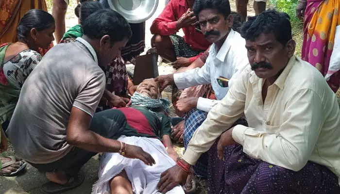 వడదెబ్బతో ఉపాధి హామీ కూలీ మృతి.. వడదెబ్బతో ఉపాధి హామీ కూలీ మృతి..