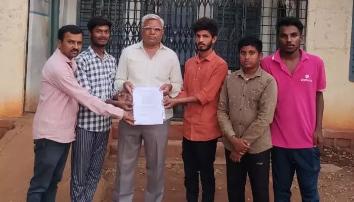 పది పరీక్షలకు అనుమతించారోచ్.. పది పరీక్షలకు అనుమతించారోచ్..