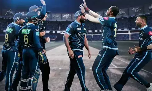 కీలక మ్యాచ్‌లో ముంబైని చావుదెబ్బ కొట్టిన సీనియర్ బౌలర్