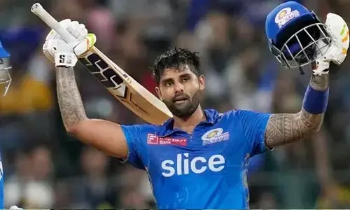 ‘ఈస్ట్ ఆర్ వెస్ట్.. సూర్యకుమార్ ఈజ్ బెస్ట్’