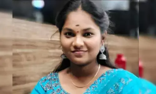 ఫోన్ మాట్లాడి నర్స్ ఆత్మహత్య ... ఆసుపత్రిలో వేధింపులే కారణమా...?