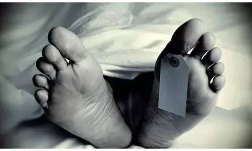 నిద్రిస్తున్న రైతుపై నుంచి వెళ్లిన ట్రాక్టర్