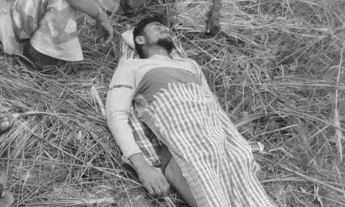 చేపల వేటకు వెళ్లి విద్యుత్ షాక్ తో యువకుడు మృతి..