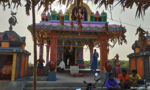 గుడిలోని హుండీని దొంగిలించిన గుర్తుతెలియని దుండగులు..