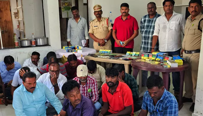 పేకాట స్థావరంపై దాడి పేకాట స్థావరంపై దాడి