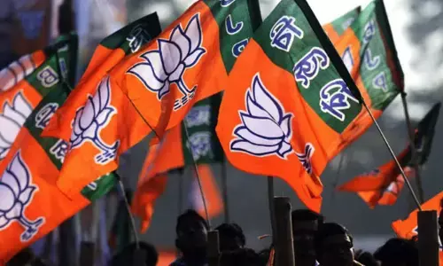 ఆ నలుగురిలో.. ఎవరు?
