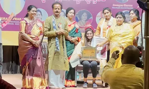 చిత్రలేఖనంలో శ్వేతకు వండర్ ఉమెన్ అవార్డు