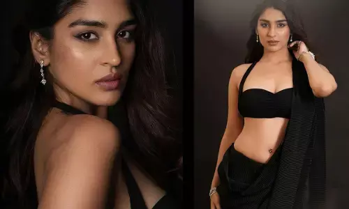 Glamorous Looks Of Yukti Thareja hot indian model in Black Saree