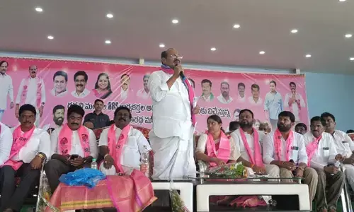 బీజేపీకి అధికారం ఇస్తే.. ఆర్‌ఎస్‌ఎస్‌ చేతికి తుపాకులు : ఎమ్మెల్యే బాజిరెడ్డి గోవర్దన్‌